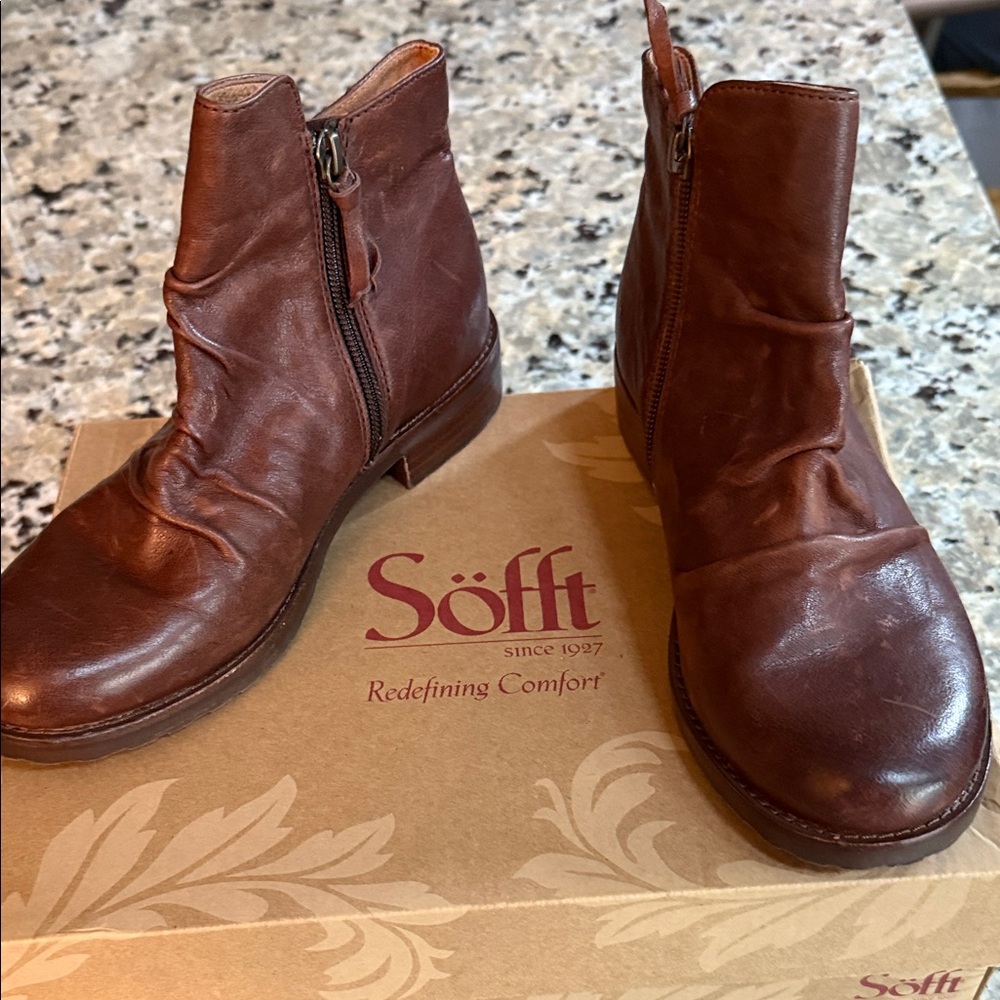 Soffe Rich genuine leather Brown Ankle Booties